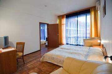 Фото номера Апартаменты с балконом Отель Regina Hotel г. Солнечный Берег 3