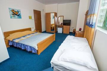 Фото номера Улучшенный двухместный номер с 1 кроватью без балкона Отель Family Hotel Gallery г. Солнечный Берег 9