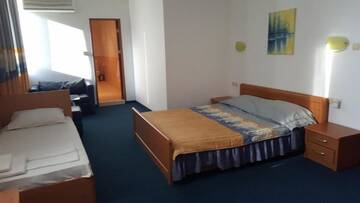 Фото номера Улучшенный двухместный номер с 1 кроватью без балкона Отель Family Hotel Gallery г. Солнечный Берег 10
