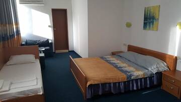 Фото номера Улучшенный двухместный номер с 1 кроватью без балкона Отель Family Hotel Gallery г. Солнечный Берег 11