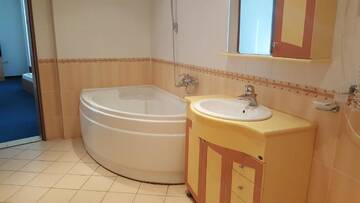 Фото номера Улучшенный двухместный номер с 1 кроватью без балкона Отель Family Hotel Gallery г. Солнечный Берег 12