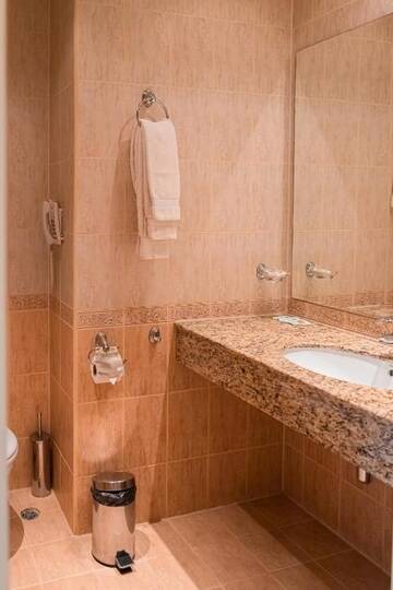 Фото номера Трехместный номер Отель Hotel Avenue г. Солнечный Берег 26