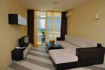 Фото номера Апартаменты с 1 спальней и видом на море Отель Hotel Heaven - Ultra All Inclusive by Asteri Hotels г. Солнечный Берег 10