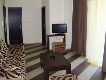 Фото номера Апартаменты с 1 спальней и видом на улицу Отель Hotel Heaven - Ultra All Inclusive by Asteri Hotels г. Солнечный Берег 7