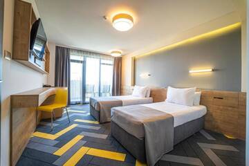 Фото номера Twin Room with Balcony (2 Adults + 1 Child) - Free Minibar &amp;amp; Parking Отель HVD Club Bor - 24 Hours Ultra All Inclusive г. Солнечный Берег 7