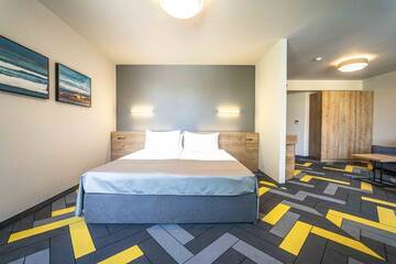Фото номера Family Room with Balcony (2 Adults + 2 Children) - Free Minibar &amp;amp; Parking Отель HVD Club Bor - 24 Hours Ultra All Inclusive г. Солнечный Берег 2