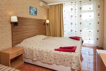 Фото номера Двухместный номер (для 2 взрослых и 1 ребенка) Отель Hotel Yantra г. Солнечный Берег 9