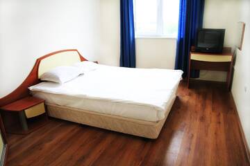 Фото номера Апартаменты с 2 спальнями и видом на море Апарт-отели Favorit Aparthotel г. Солнечный Берег 11