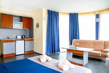 Фото номера Номер-студио с видом на море Апарт-отели Favorit Aparthotel г. Солнечный Берег 4