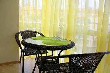 Фото номера Номер-студио Апарт-отели Apartcomplex Perla г. Солнечный Берег 2