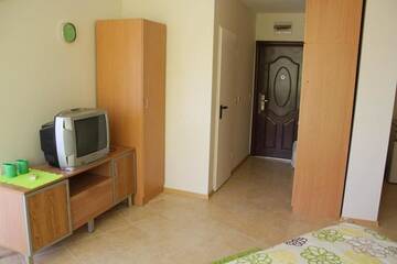 Фото номера Номер-студио Апарт-отели Apartcomplex Perla г. Солнечный Берег 4