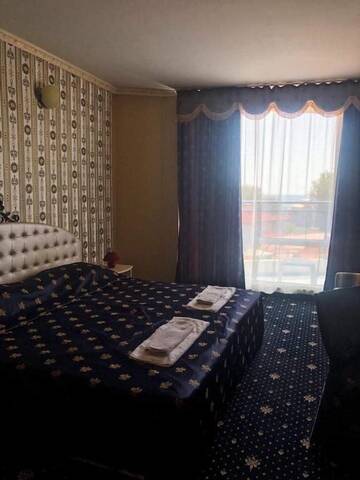 Фото номера Двухместный номер с 1 кроватью и балконом - Все включено Отель Sunset Hotel - Все включено г. Солнечный Берег 4