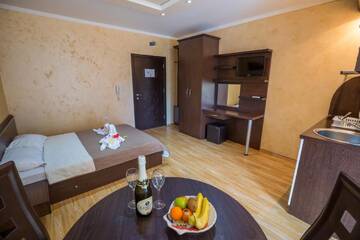 Фото номера Номер-студио (3 взрослых) с балконом Апарт-отели Bahami Residence г. Солнечный Берег 7